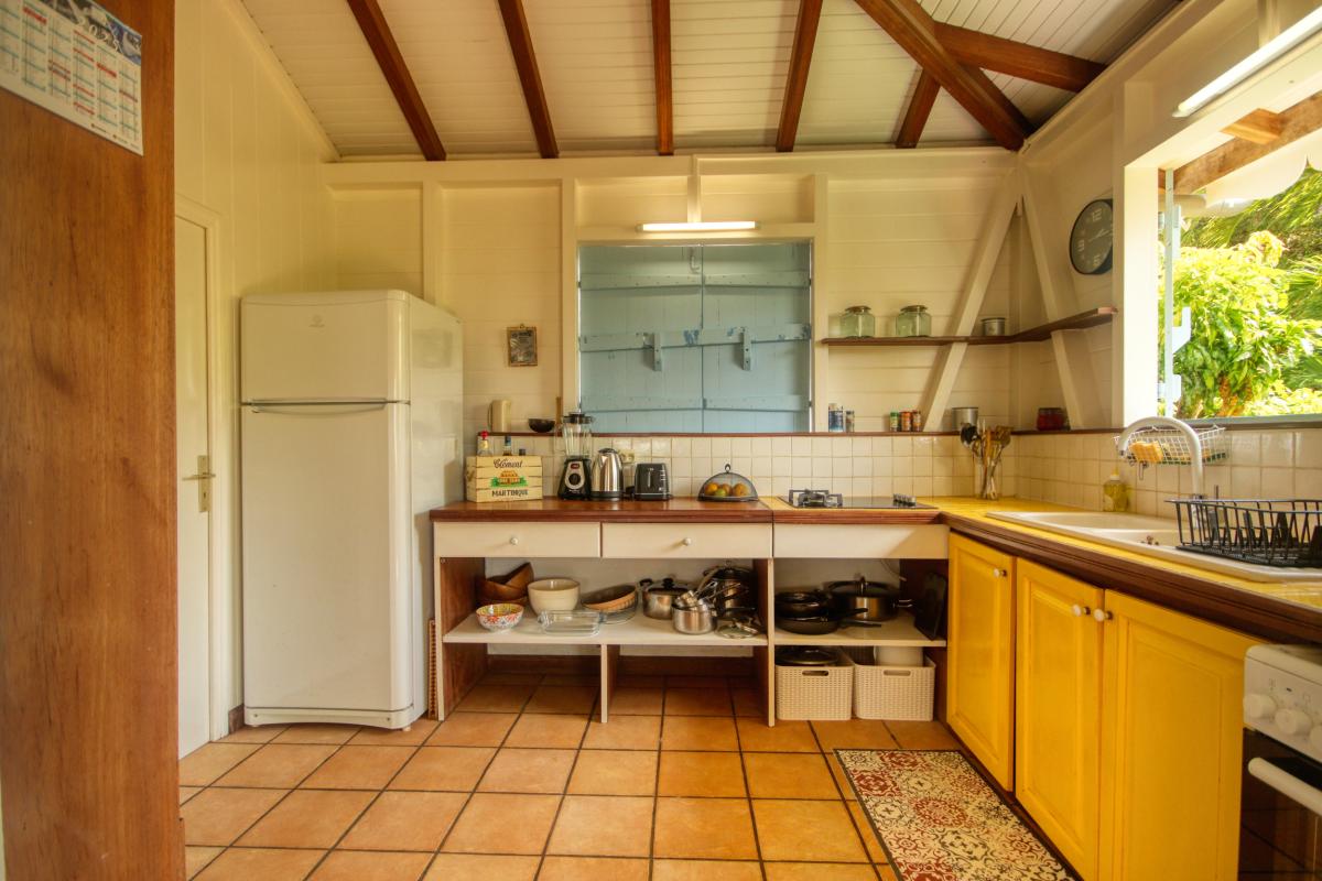 9 Villa rivière salée Martinique cuisine face